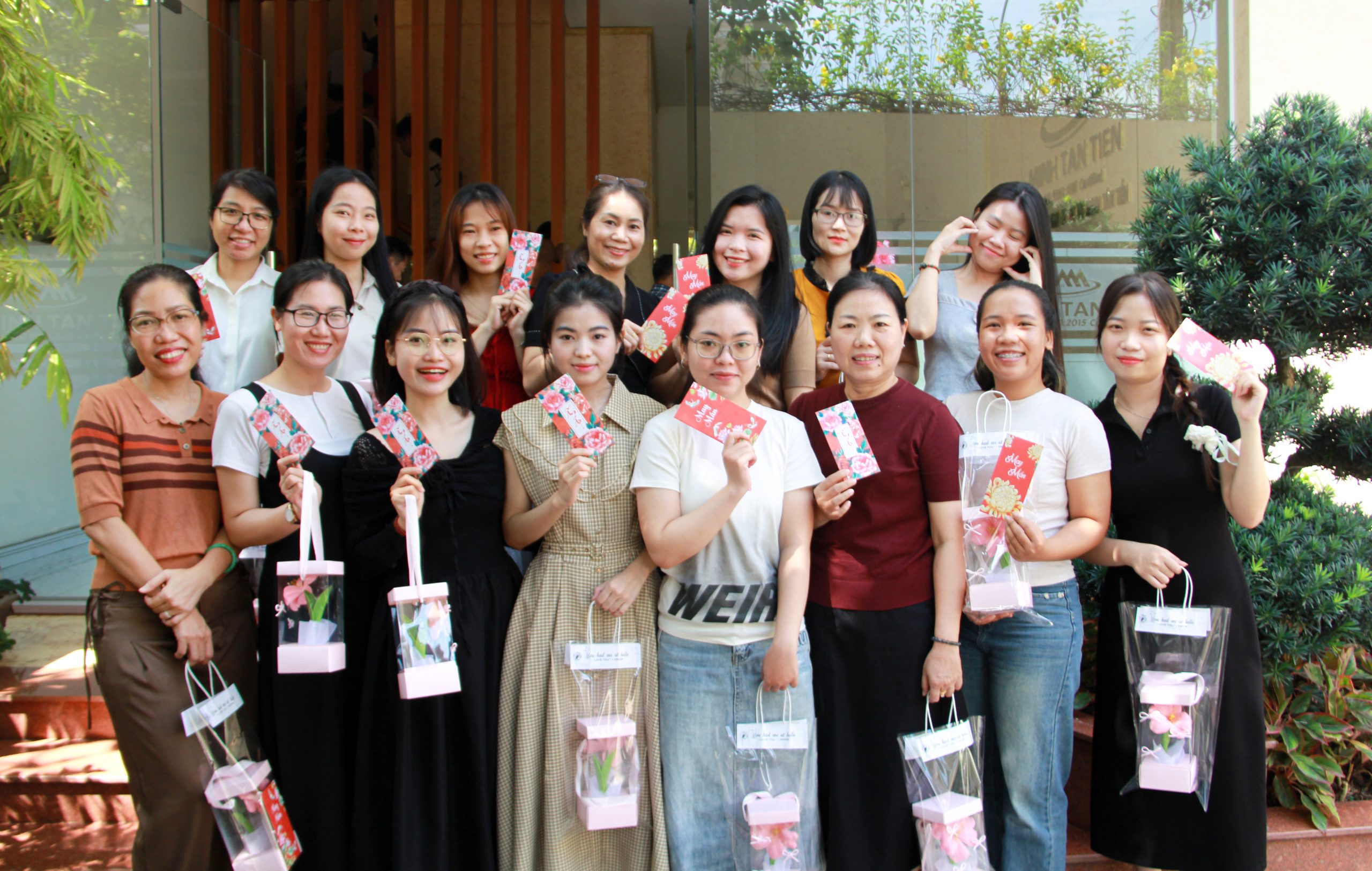 MINH TÂN TIẾN TRI ÂN 20/10 – NGÀY PHỤ NỮ VIỆT NAM